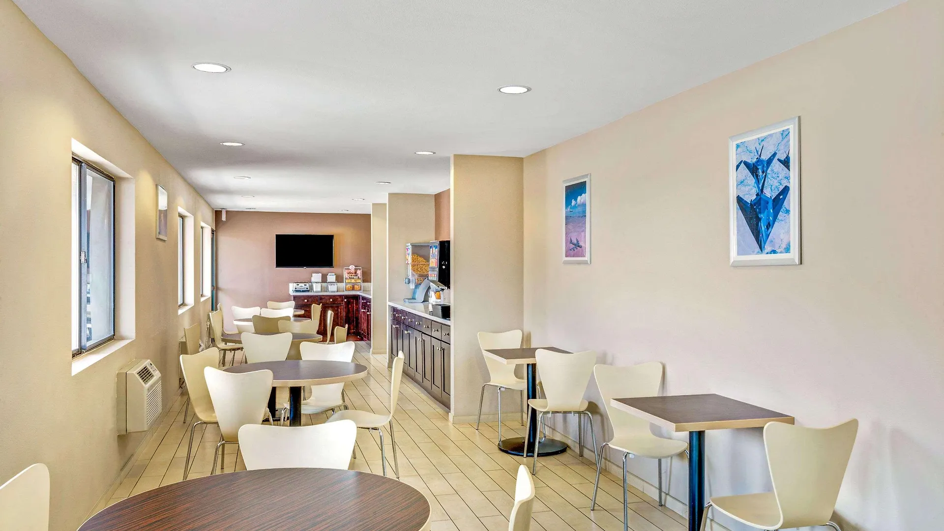 Super 8 By Wyndham Las Vegas Nellis Afb Area Motel